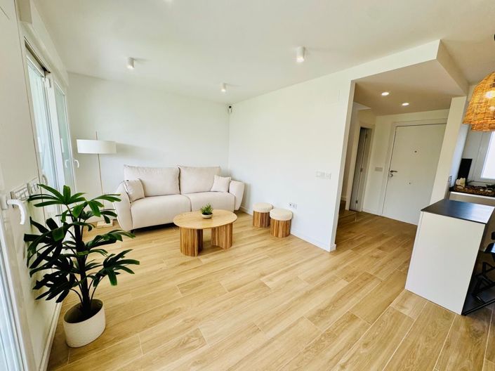 Image No.15-2 Bed House for sale