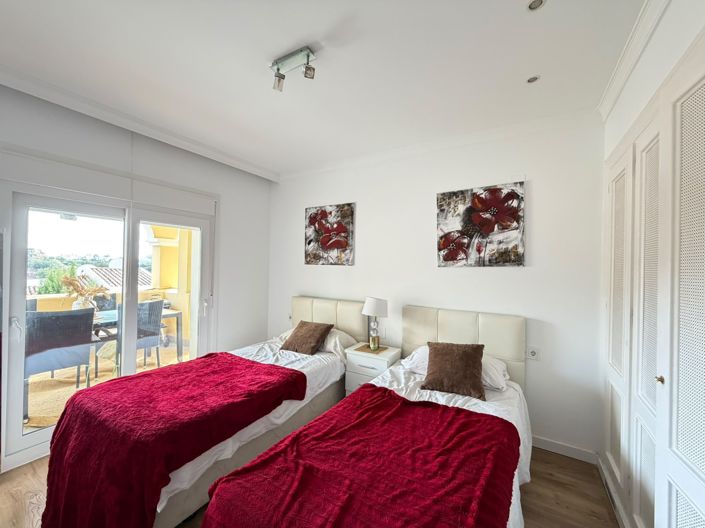 Image No.21-3 Bed Apartment for sale