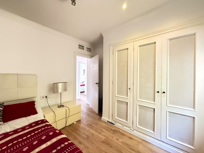 Image No.23-3 Bed Apartment for sale
