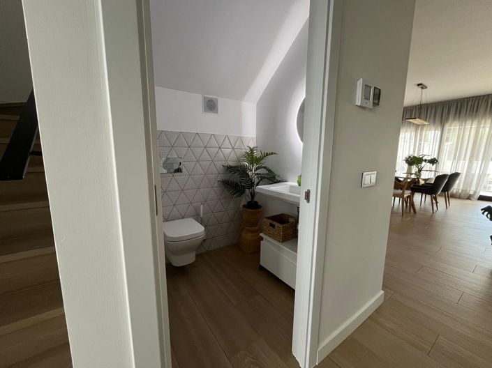 Image No.19-3 Bed House for sale