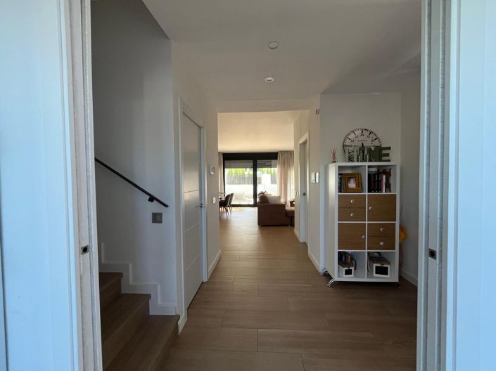 Image No.4-3 Bed House for sale