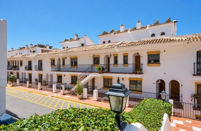 Image No.20-3 Bed Townhouse for sale