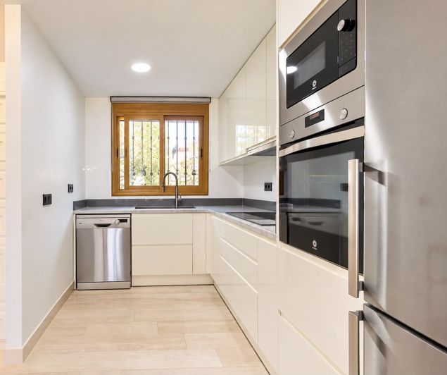 Image No.4-3 Bed Townhouse for sale