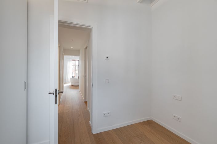 Image No.24-3 Bed Apartment for sale