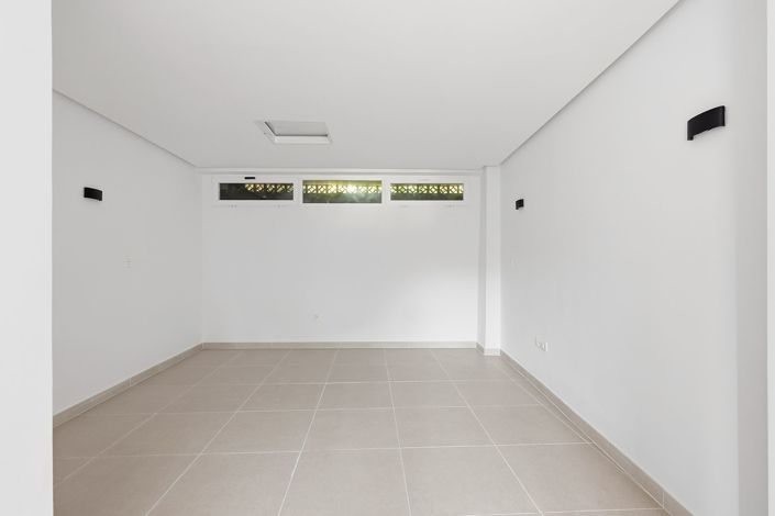 Image No.14-Studio for sale