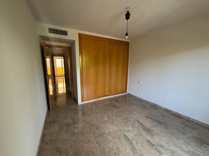 Image No.12-3 Bed House for sale