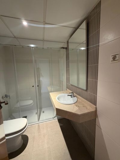 Image No.20-3 Bed House for sale