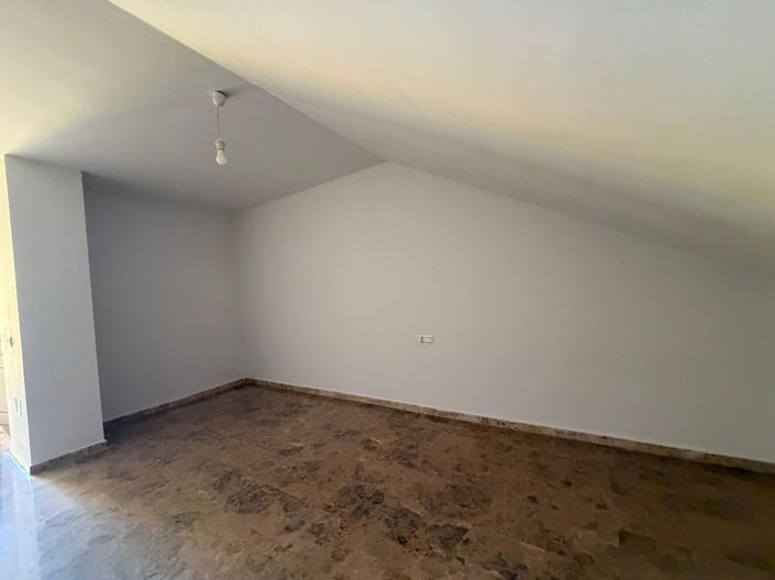 Image No.23-3 Bed House for sale