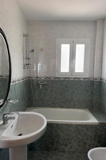 Image No.16-3 Bed House for sale