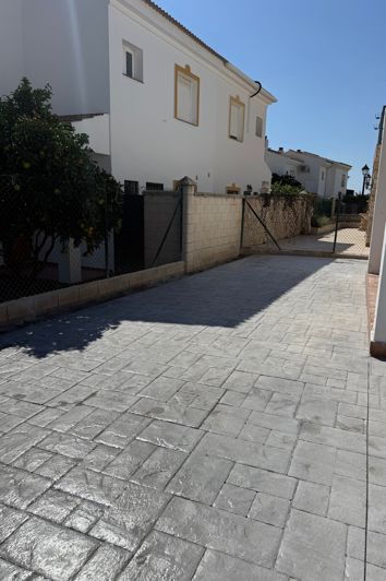 Image No.25-3 Bed House for sale
