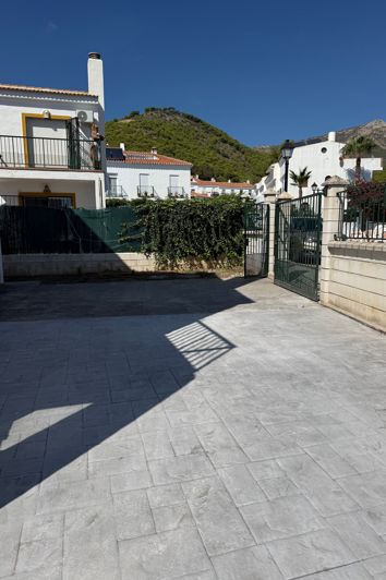 Image No.28-3 Bed House for sale