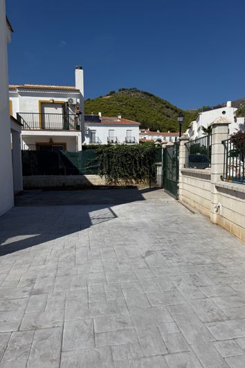 Image No.29-3 Bed House for sale