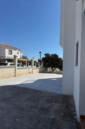 Image No.3-3 Bed House for sale