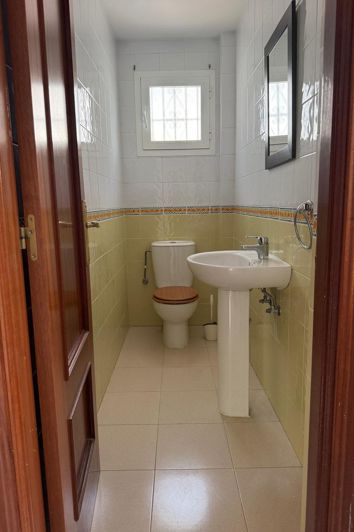 Image No.6-3 Bed House for sale