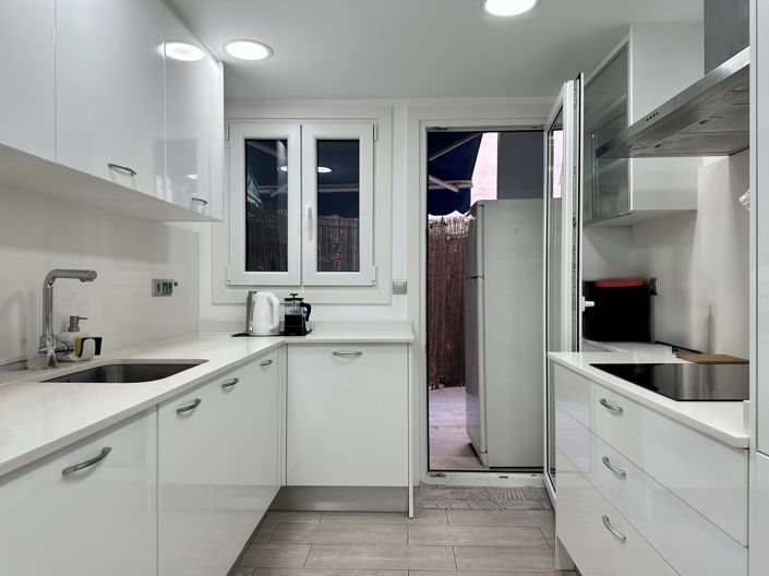 Image No.8-3 Bed Apartment for sale