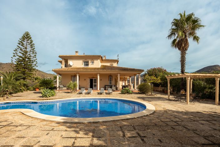 Image No.13-7 Bed House for sale