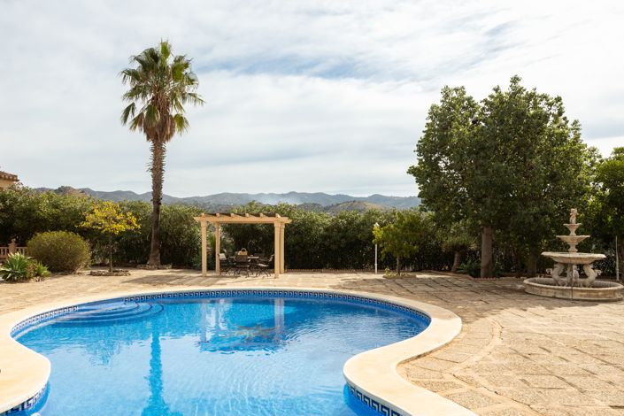 Image No.14-7 Bed House for sale
