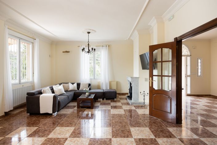 Image No.16-7 Bed House for sale