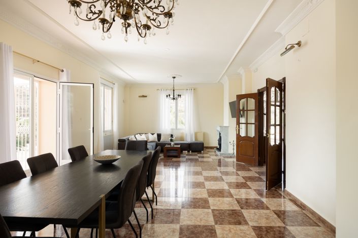 Image No.19-7 Bed House for sale