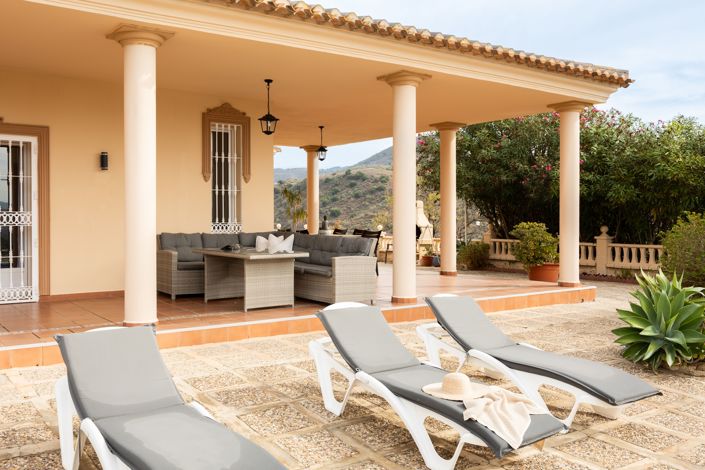 Image No.5-7 Bed House for sale