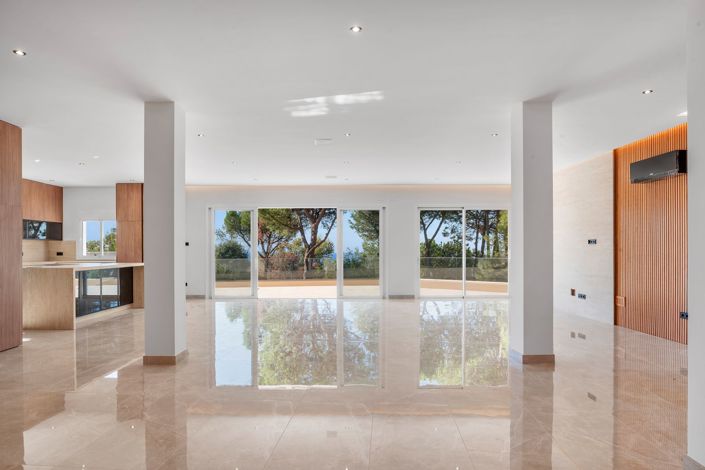 Image No.5-5 Bed Villa for sale