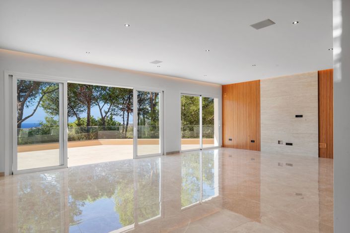 Image No.6-5 Bed Villa for sale
