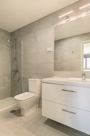 Image No.18-4 Bed Apartment for sale