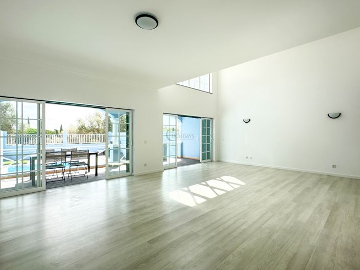 Image No.10-5 Bed Townhouse for sale