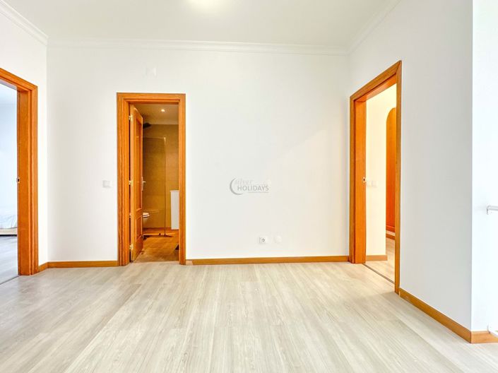 Image No.14-5 Bed Townhouse for sale