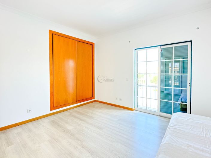 Image No.22-5 Bed Townhouse for sale