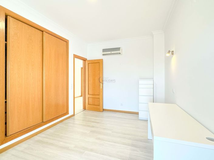 Image No.24-5 Bed Townhouse for sale