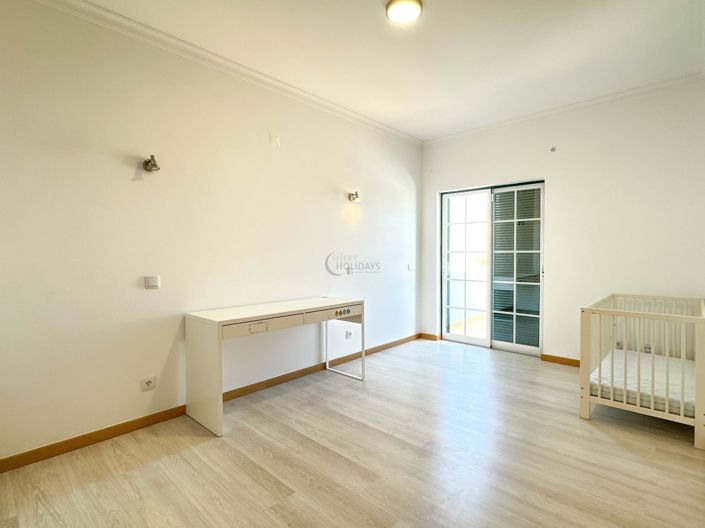 Image No.25-5 Bed Townhouse for sale