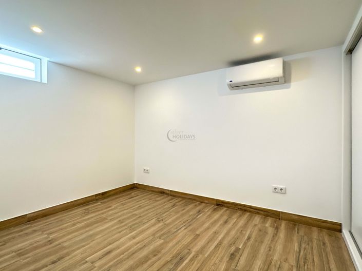 Image No.29-5 Bed Townhouse for sale