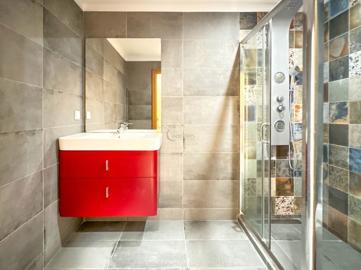 Image No.32-5 Bed Townhouse for sale