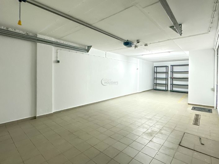 Image No.35-5 Bed Townhouse for sale