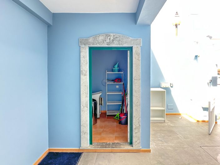 Image No.36-5 Bed Townhouse for sale