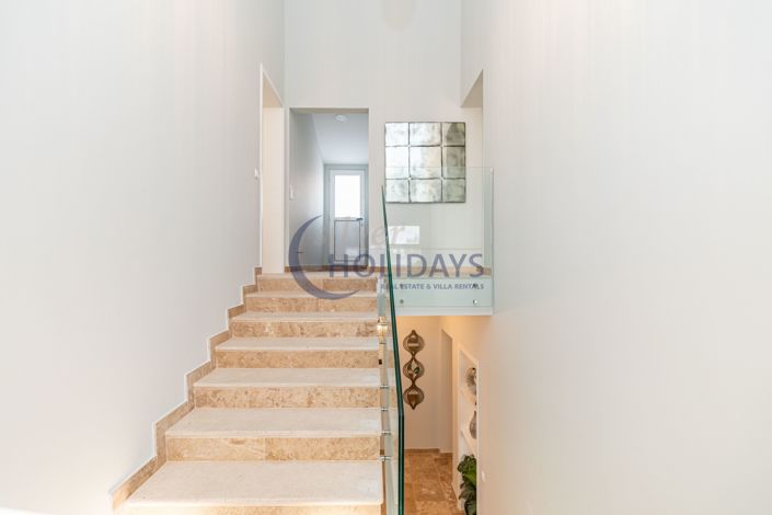Image No.17-4 Bed Apartment for sale