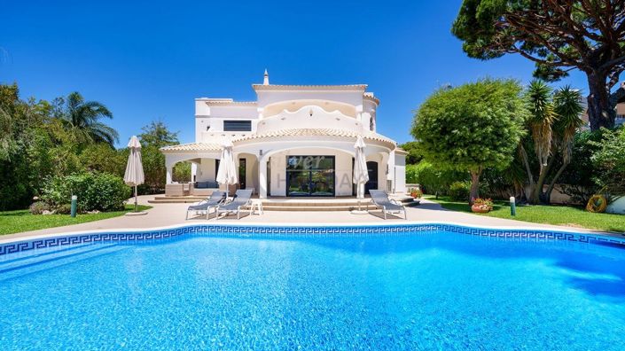 Image No.1-4 Bed Villa for sale