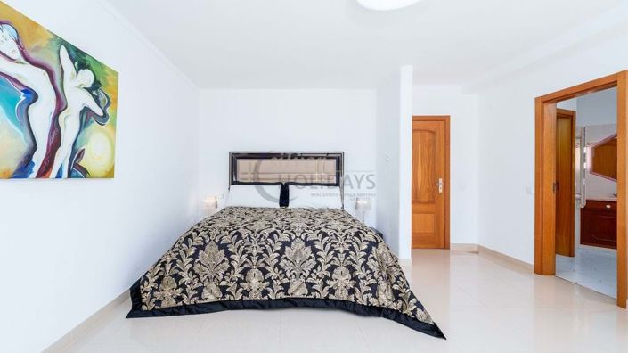 Image No.14-4 Bed Villa for sale