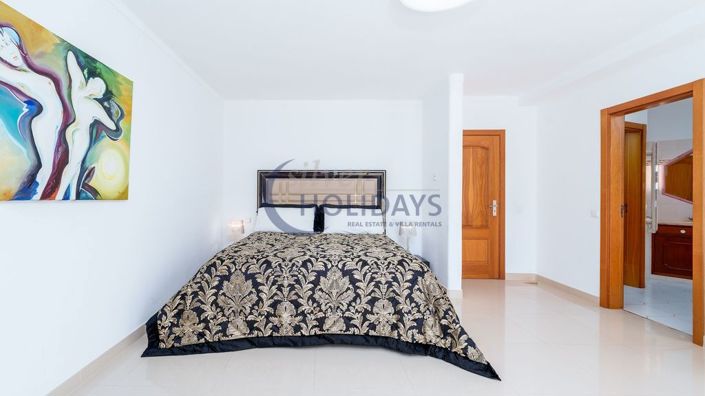 Image No.14-4 Bed Villa for sale
