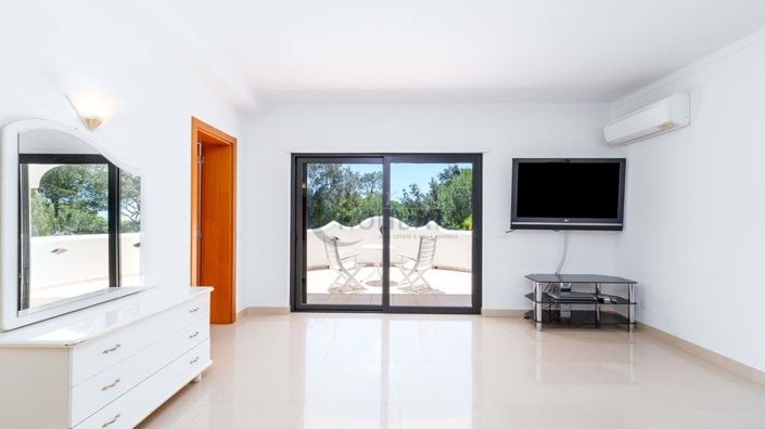 Image No.15-4 Bed Villa for sale