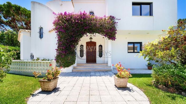 Image No.3-4 Bed Villa for sale