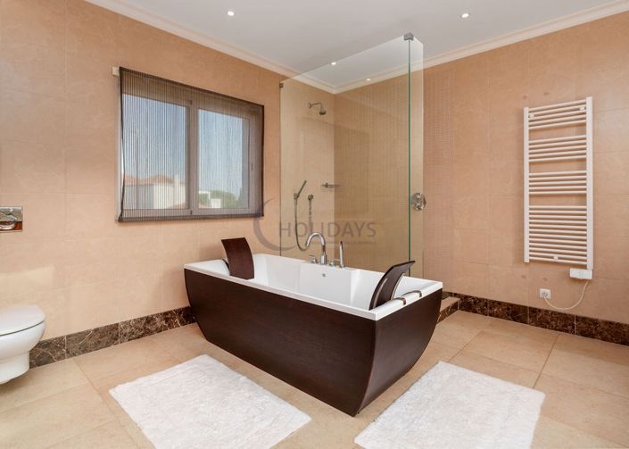 Image No.24-4 Bed Villa for sale