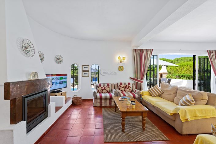 Image No.2-4 Bed Villa for sale