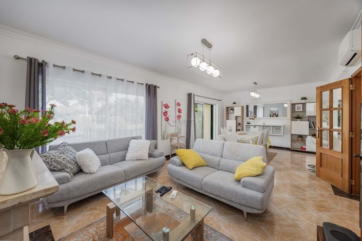 Image No.4-Maison de ville de 4 chambres à vendre à Quarteira