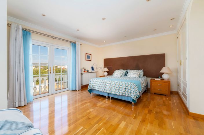 Image No.10-4 Bed Villa for sale