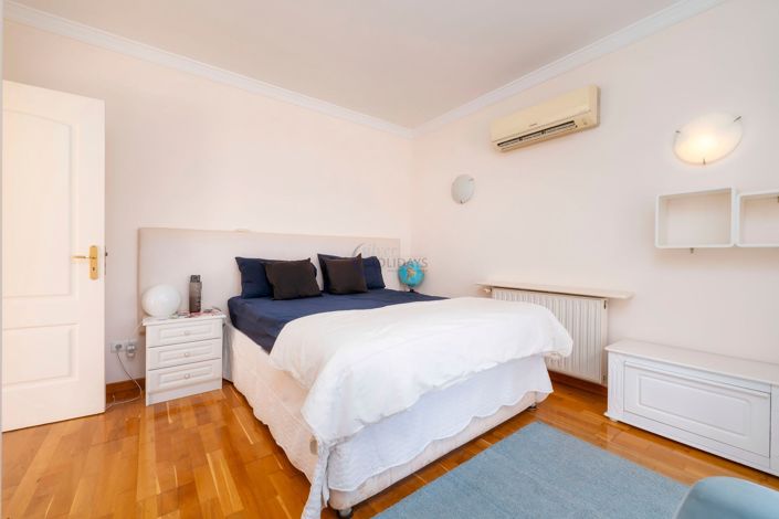 Image No.14-4 Bed Villa for sale