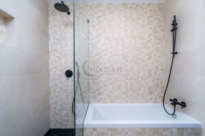 Image No.10-3 Bed Villa for sale