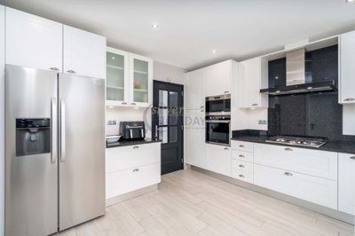 282-652280-80e8cfda10698c2ac701aa56bff6710744