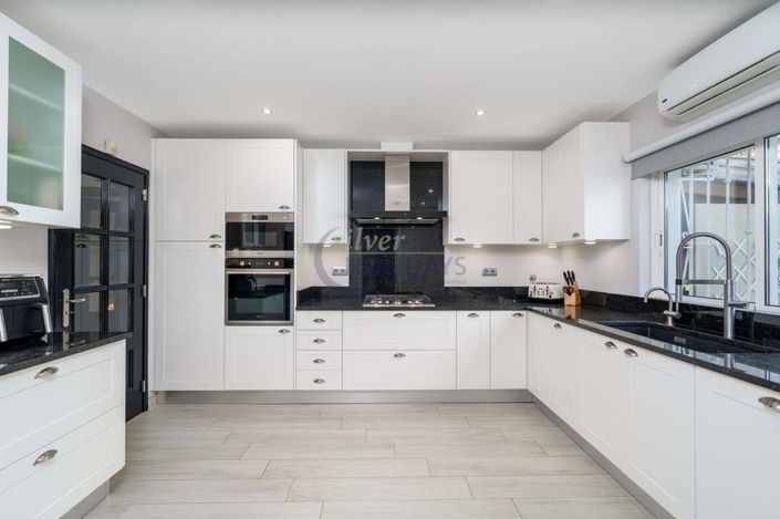 Image No.7-3 Bed Villa for sale